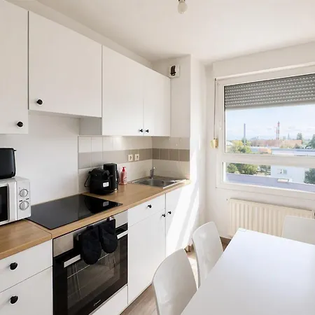 Bright With Terrace And Cathedral View Appartamento Strasburgo