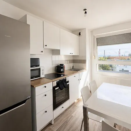 Bright With Terrace And Cathedral View *